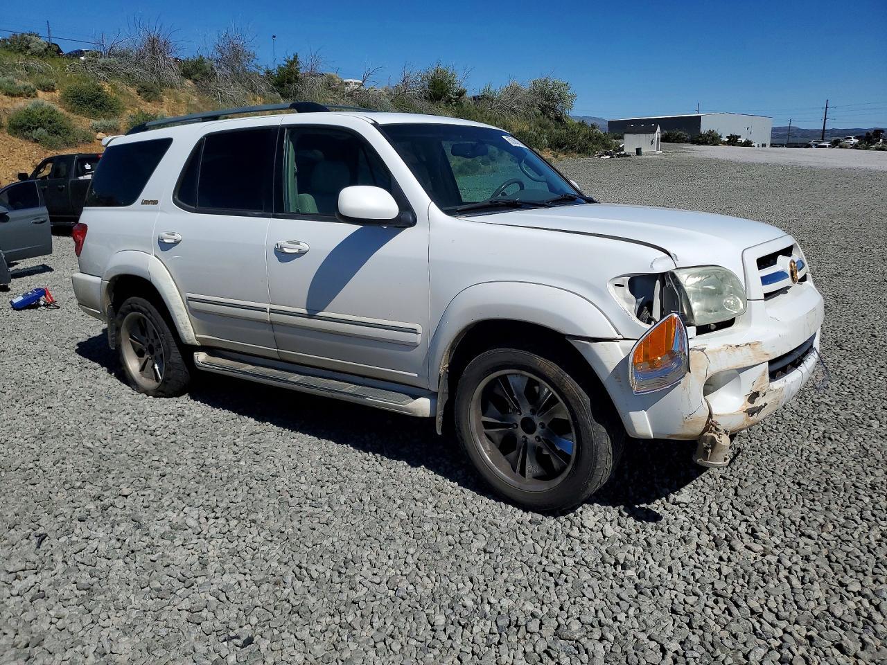2005 TOYOTA Sequoia