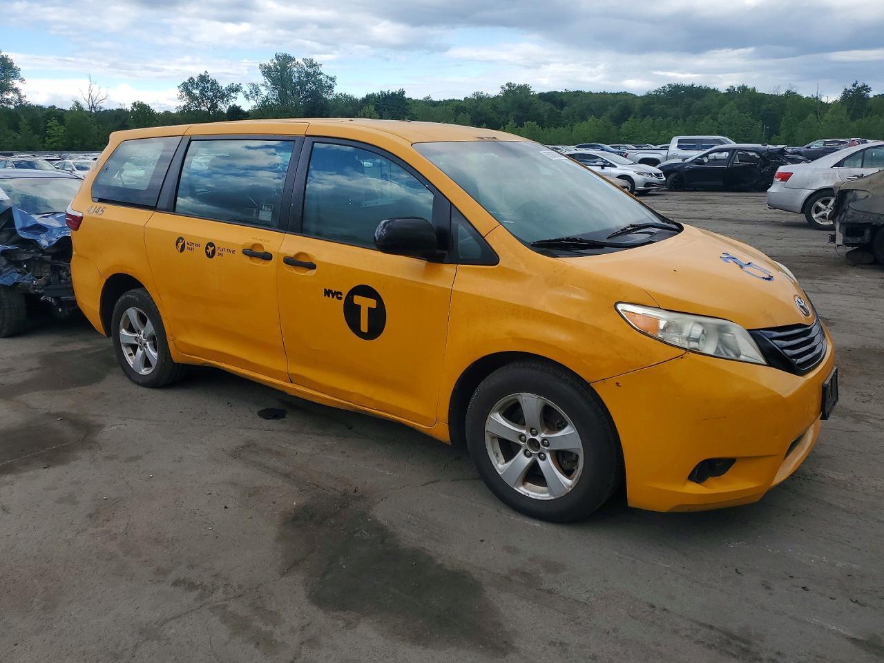2017 TOYOTA SIENNA