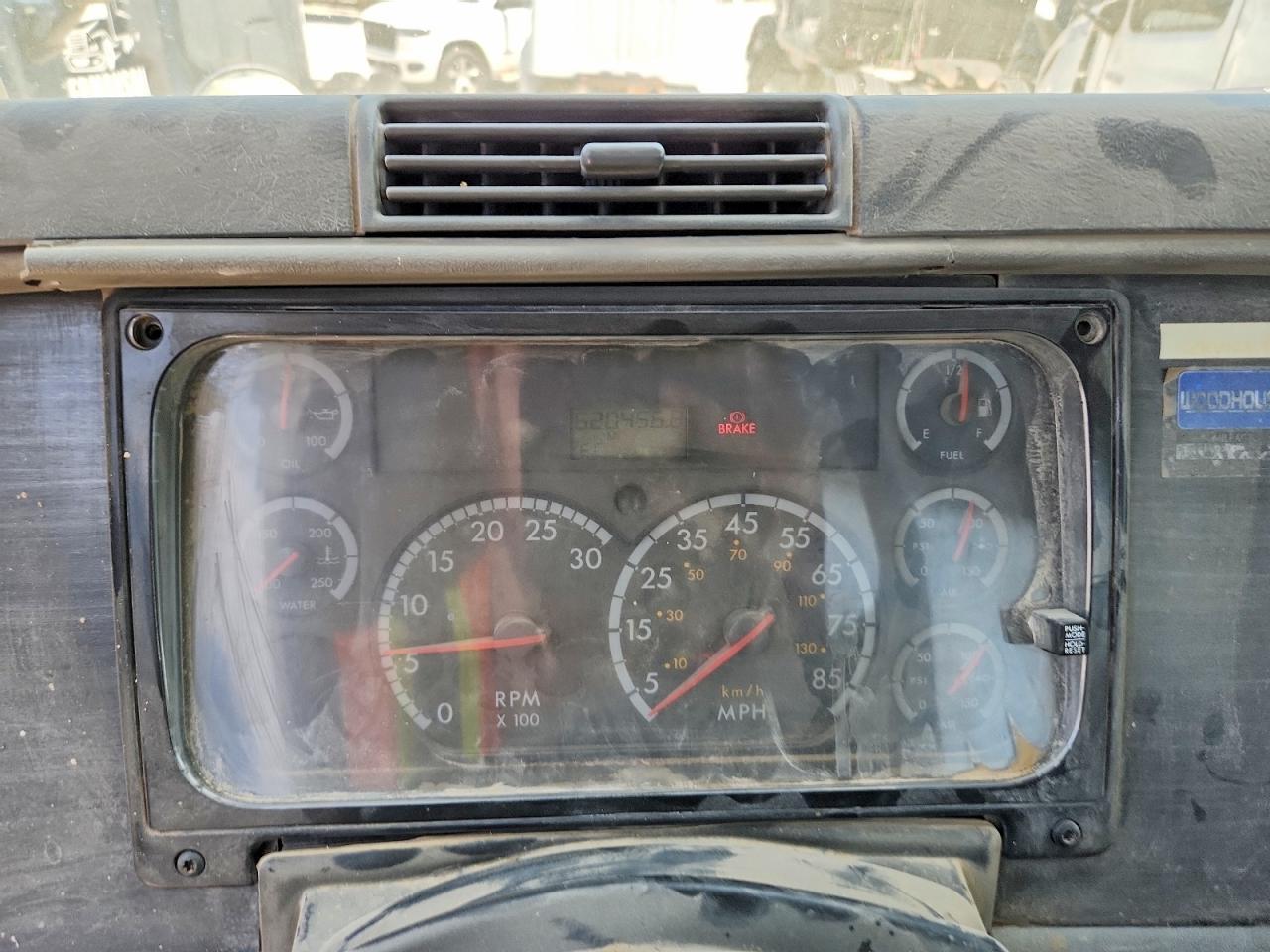 2003 FREIGHTLINER Columbia