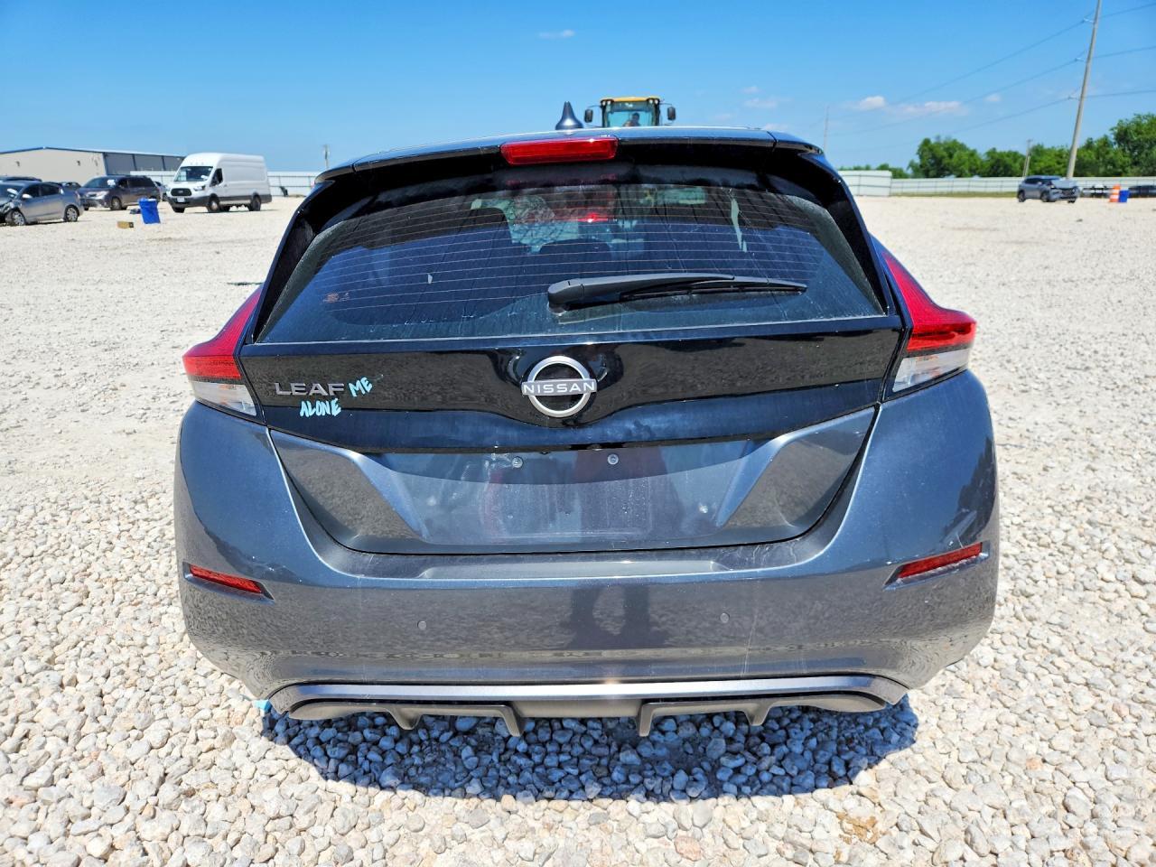 2023 NISSAN LEAF