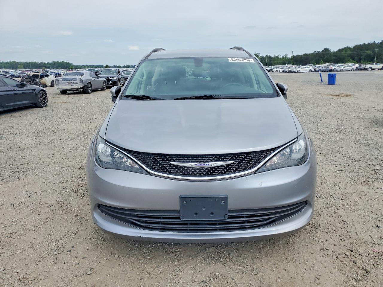 2020 CHRYSLER Voyager