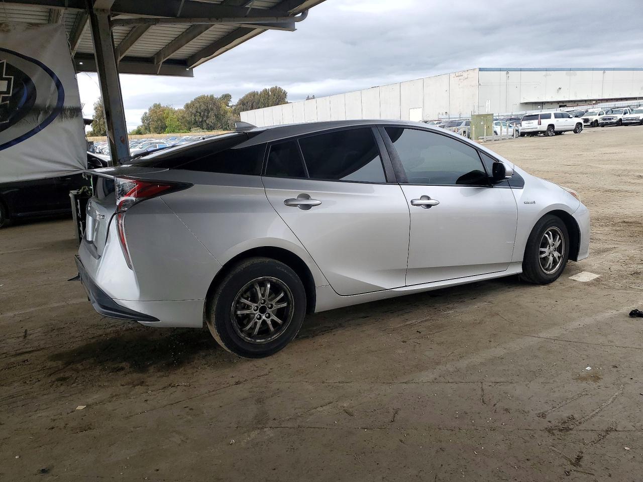 2017 TOYOTA PRIUS