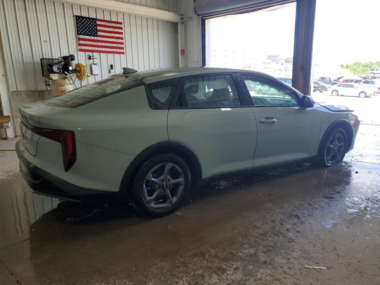 2025 KIA K4