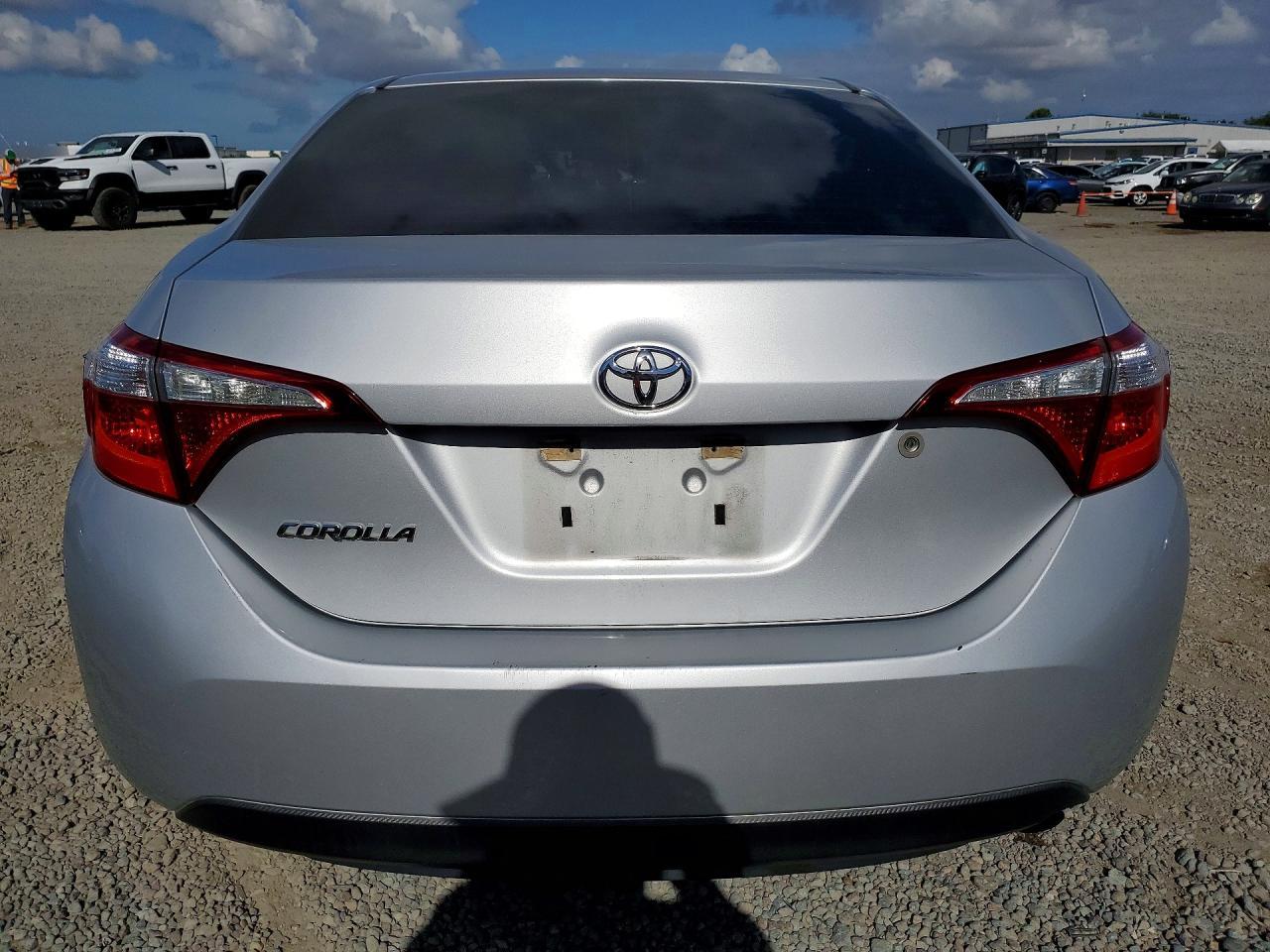 2015 TOYOTA COROLLA