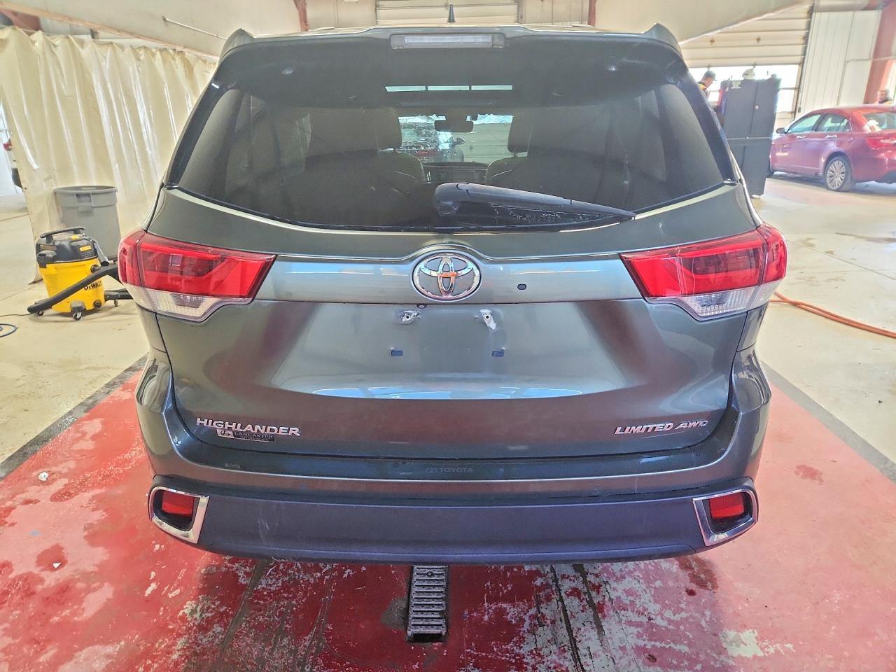 2018 TOYOTA HIGHLANDER