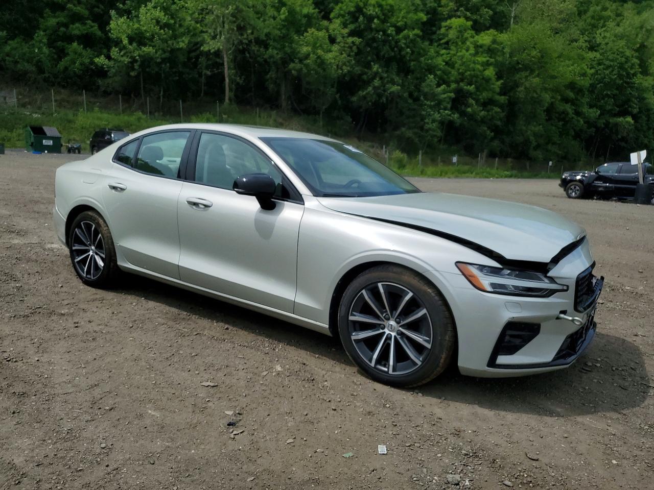 2022 VOLVO S60