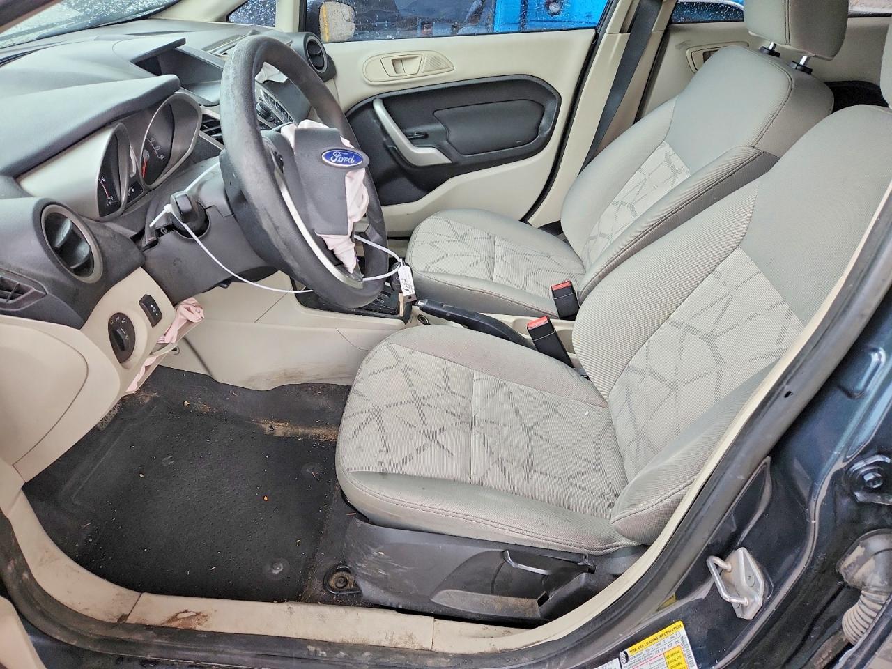 2011 FORD Fiesta