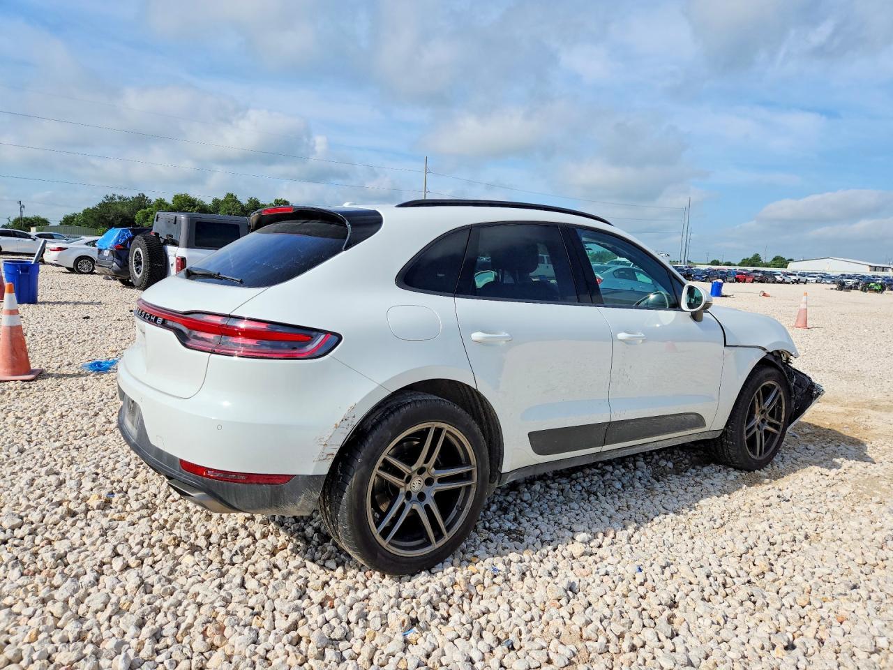 2021 PORSCHE Macan