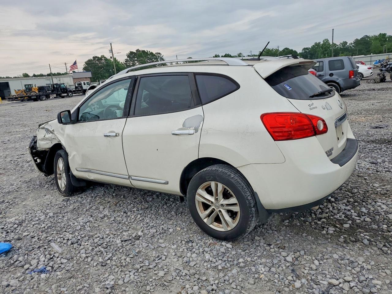2015 NISSAN ROGUE