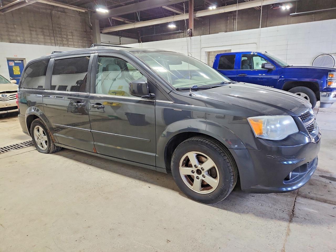 2011 DODGE Cara Grand