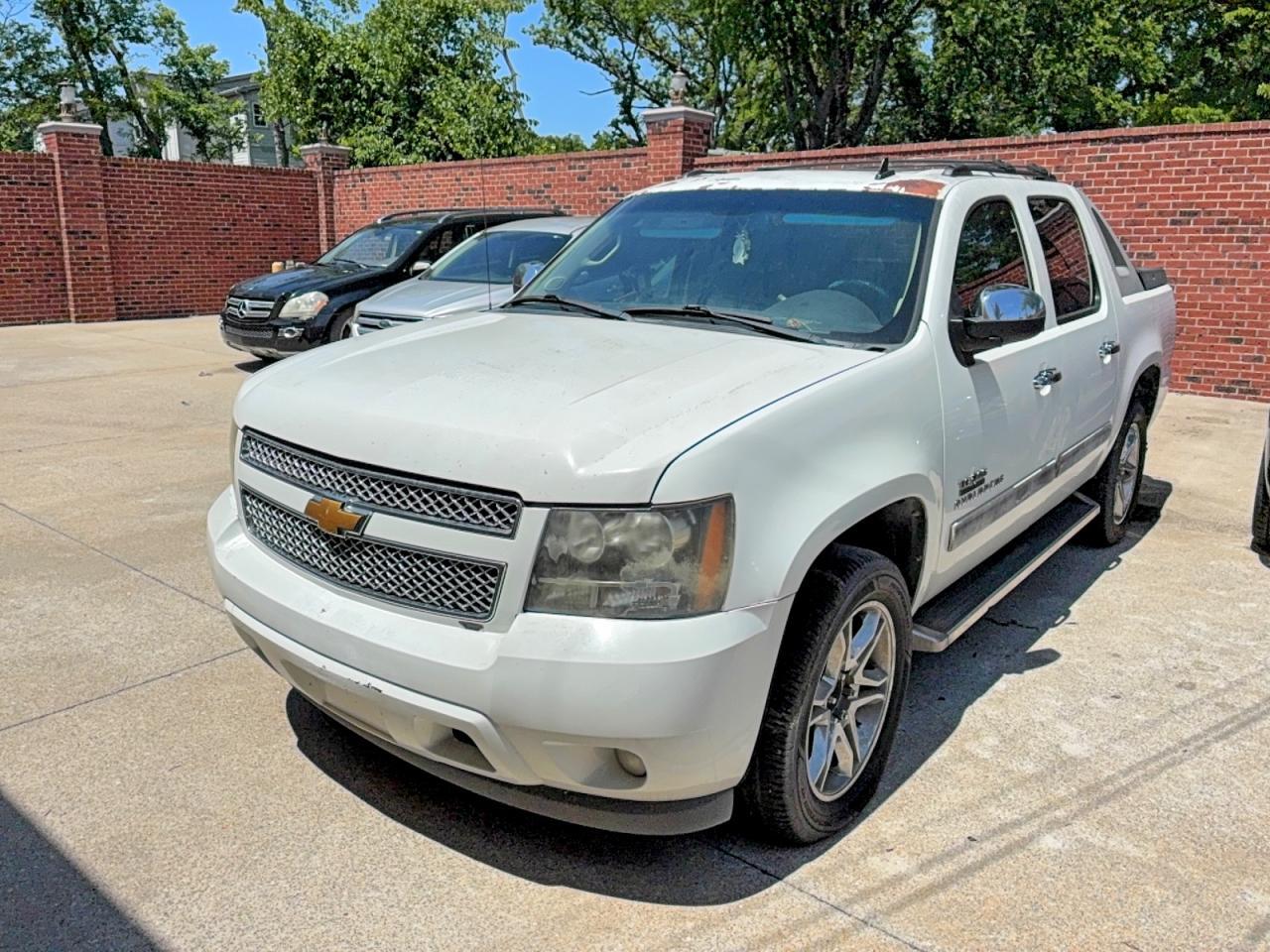 2011 CHEVROLET Avalanche