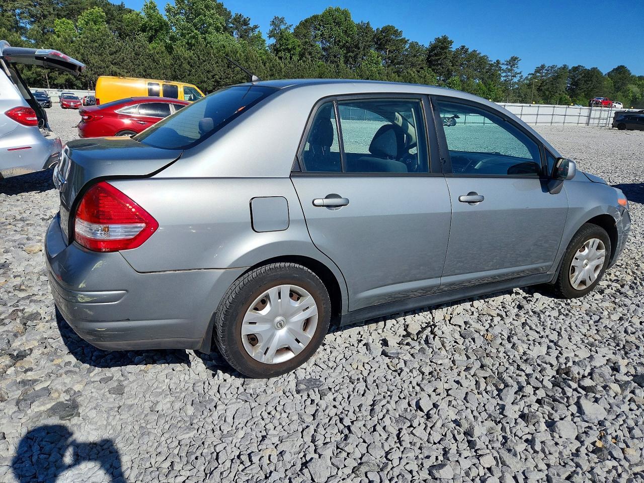 2010 NISSAN VERSA