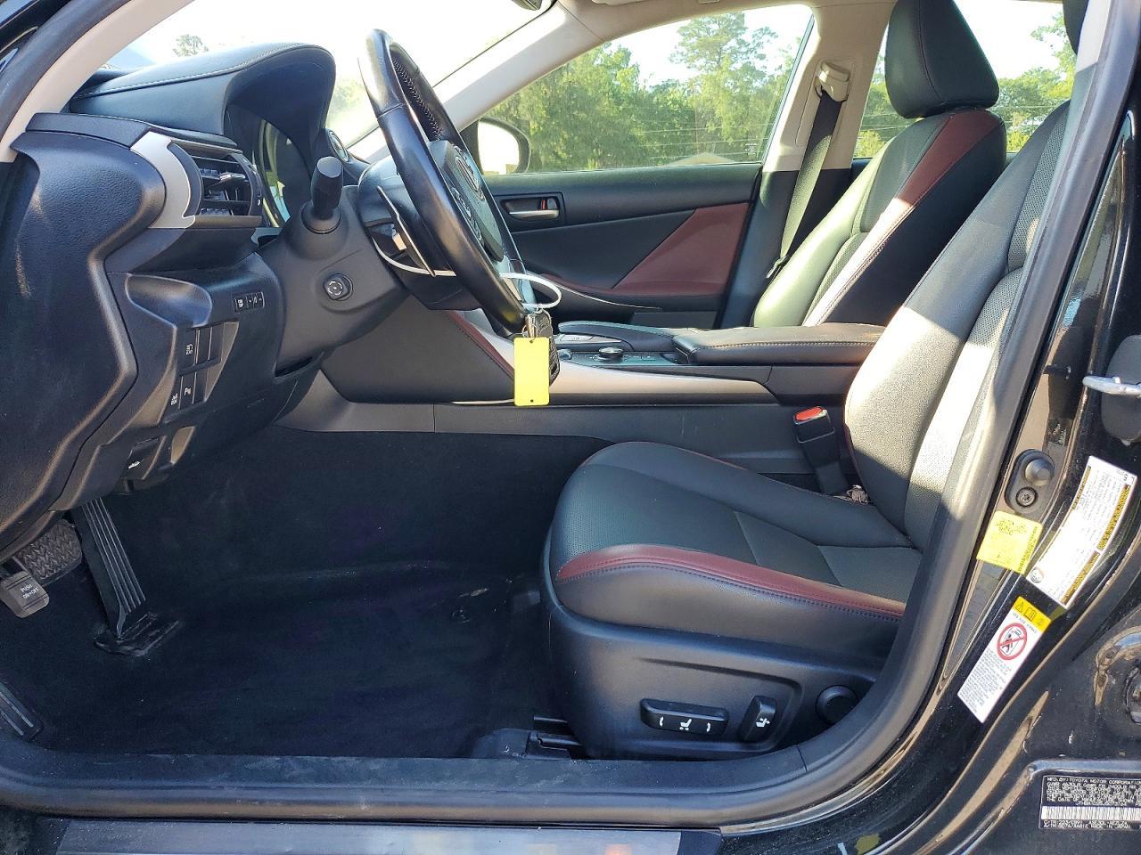 2018 LEXUS IS 300