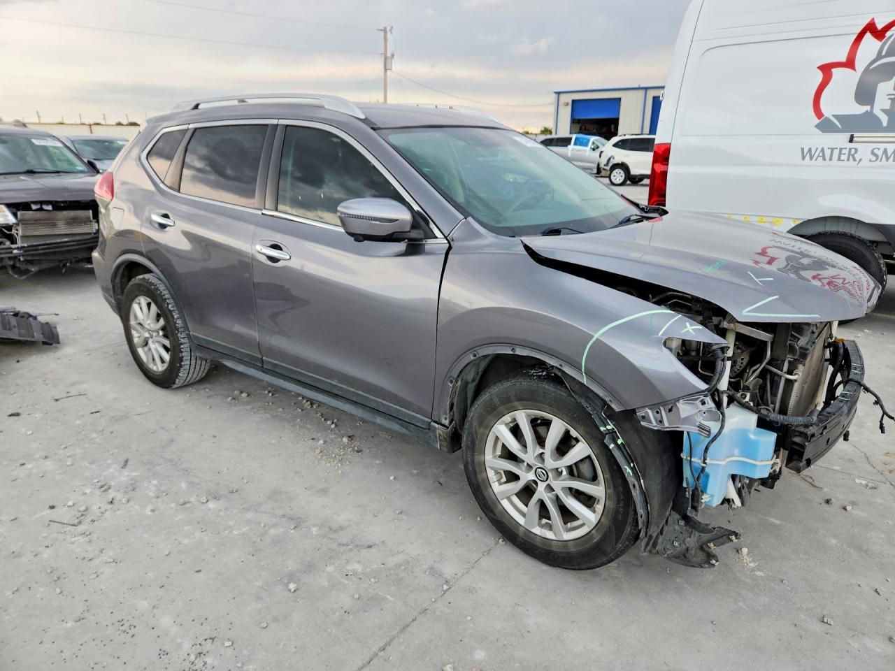 2018 NISSAN ROGUE