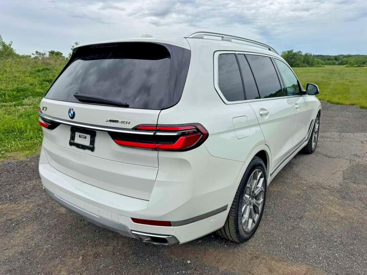 2023 BMW X7