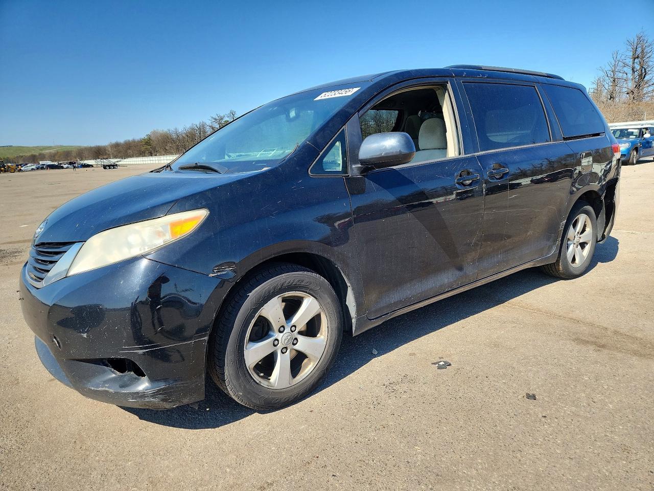 2012 TOYOTA SIENNA