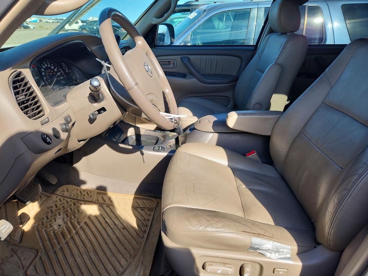 2005 TOYOTA Sequoia