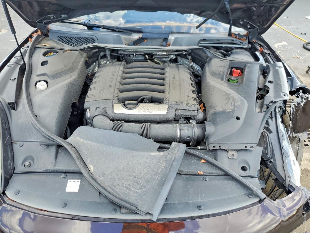 2017 PORSCHE CAYENNE