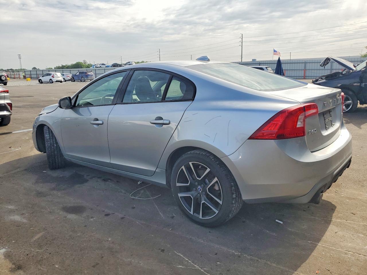 2017 VOLVO S60