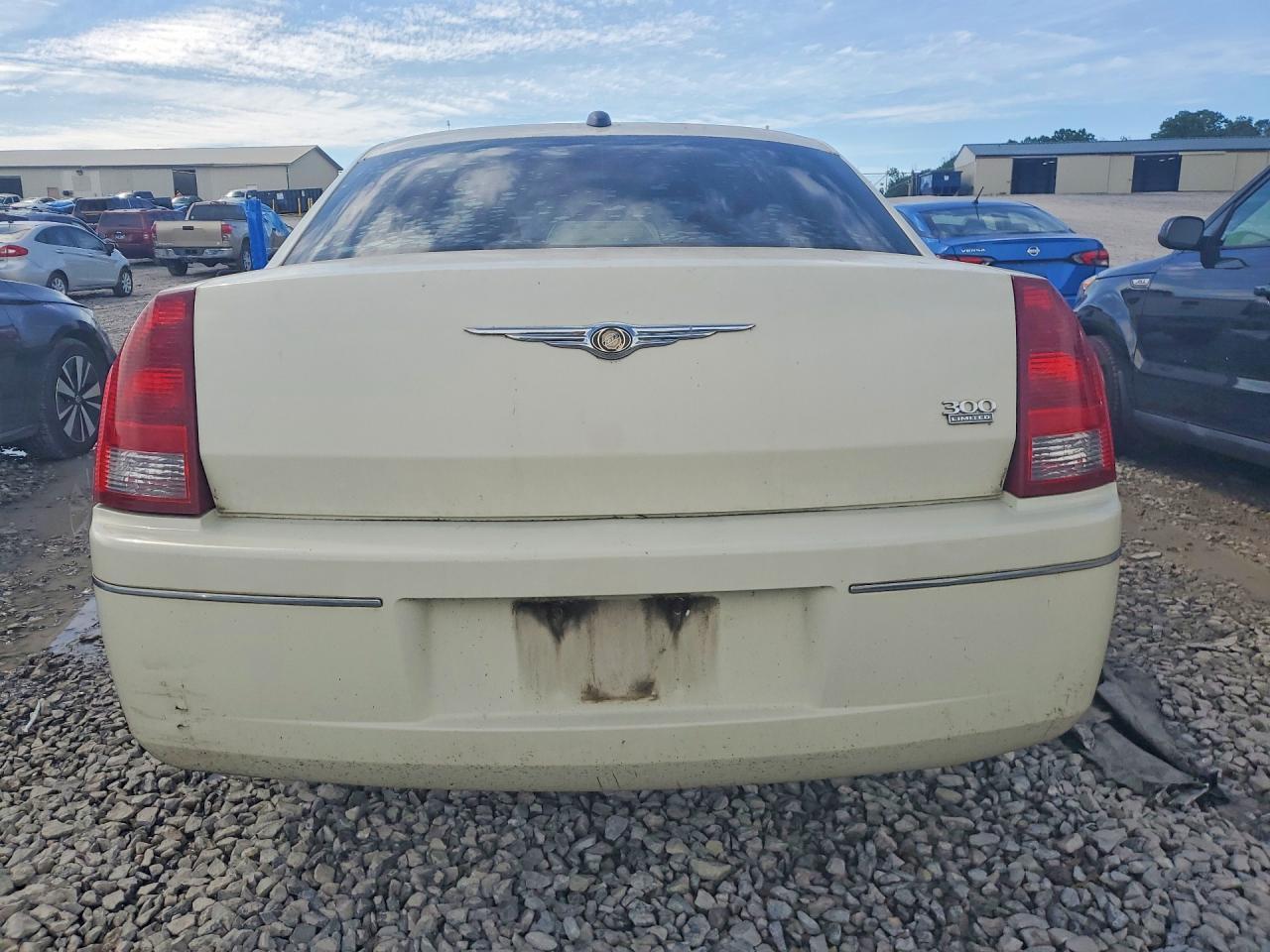 2005 CHRYSLER 300
