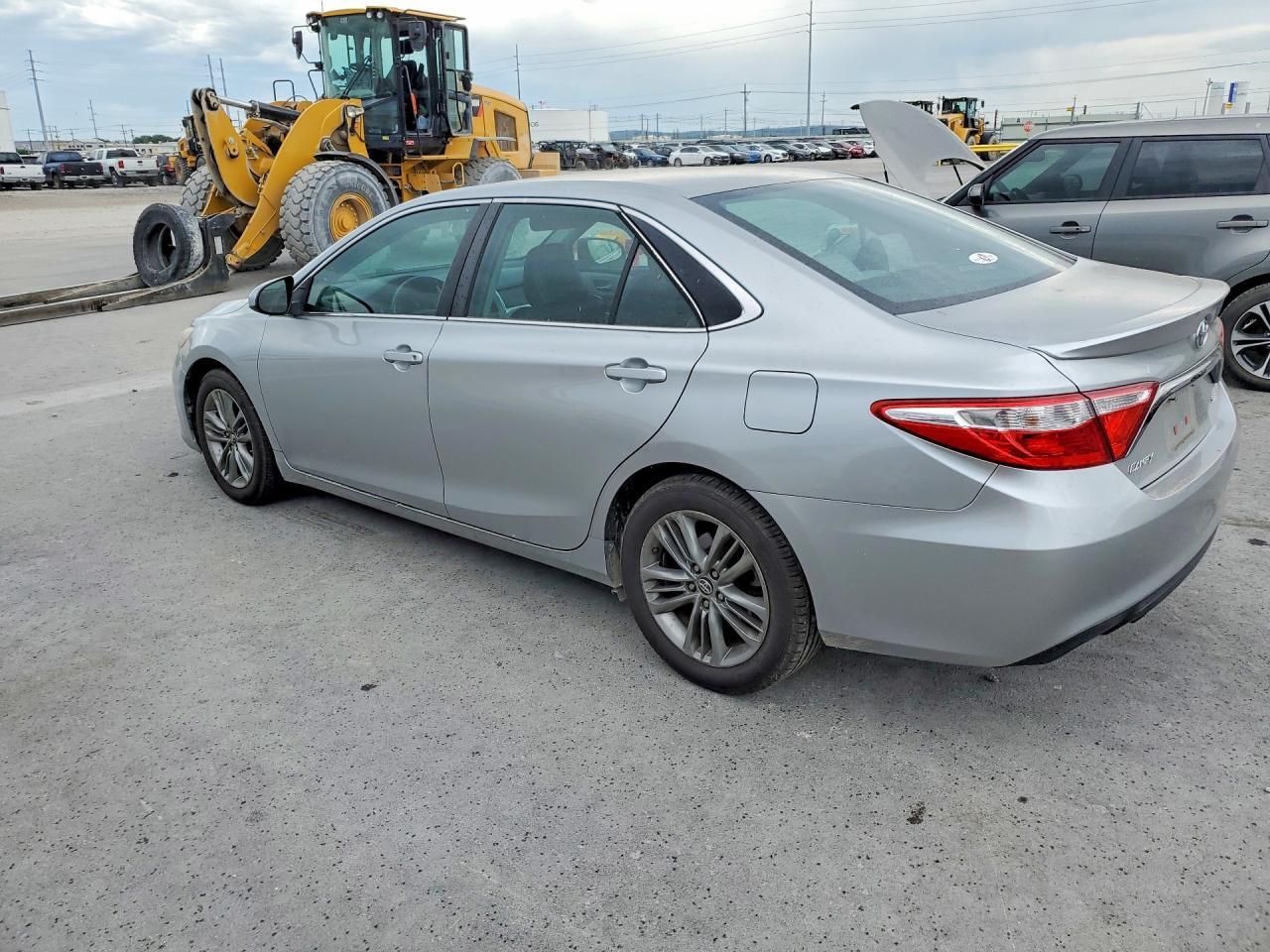 2016 TOYOTA CAMRY