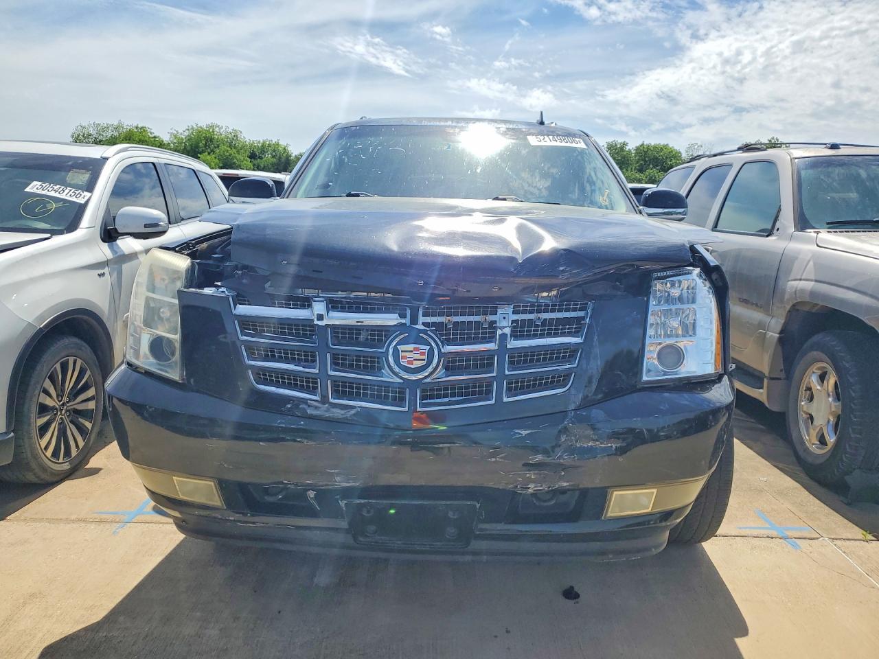2011 CADILLAC Escalade ESV