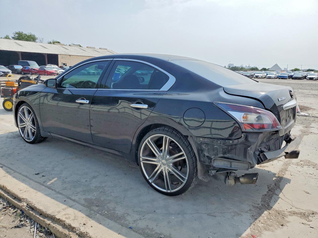 2014 NISSAN Maxima