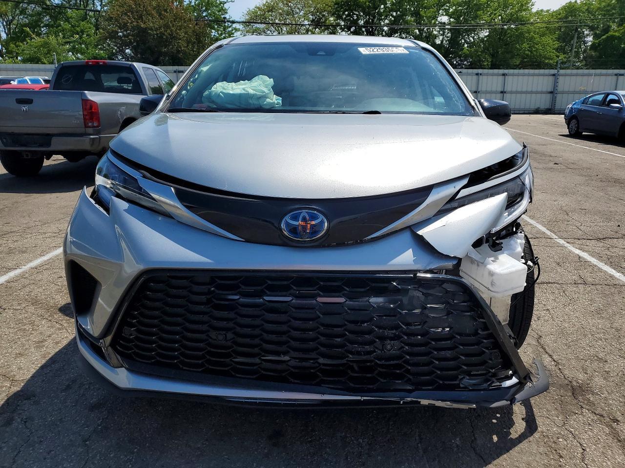 2024 TOYOTA SIENNA