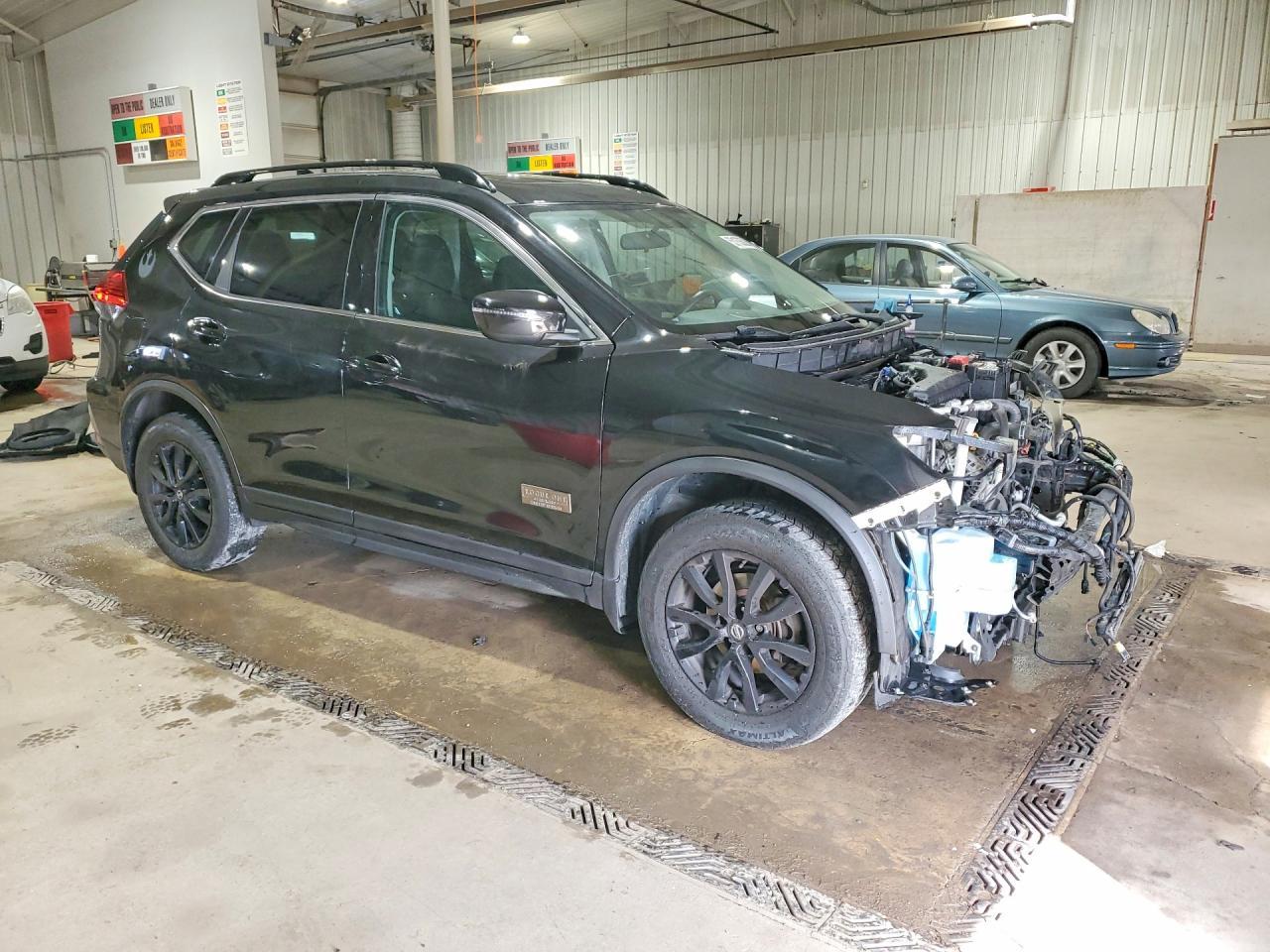 2017 NISSAN ROGUE