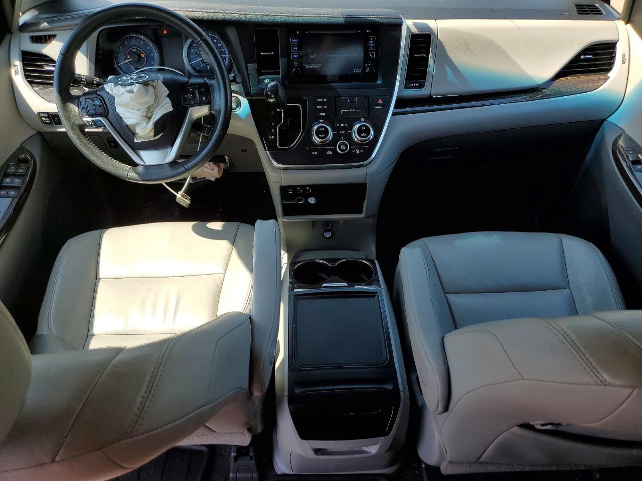 2017 TOYOTA SIENNA