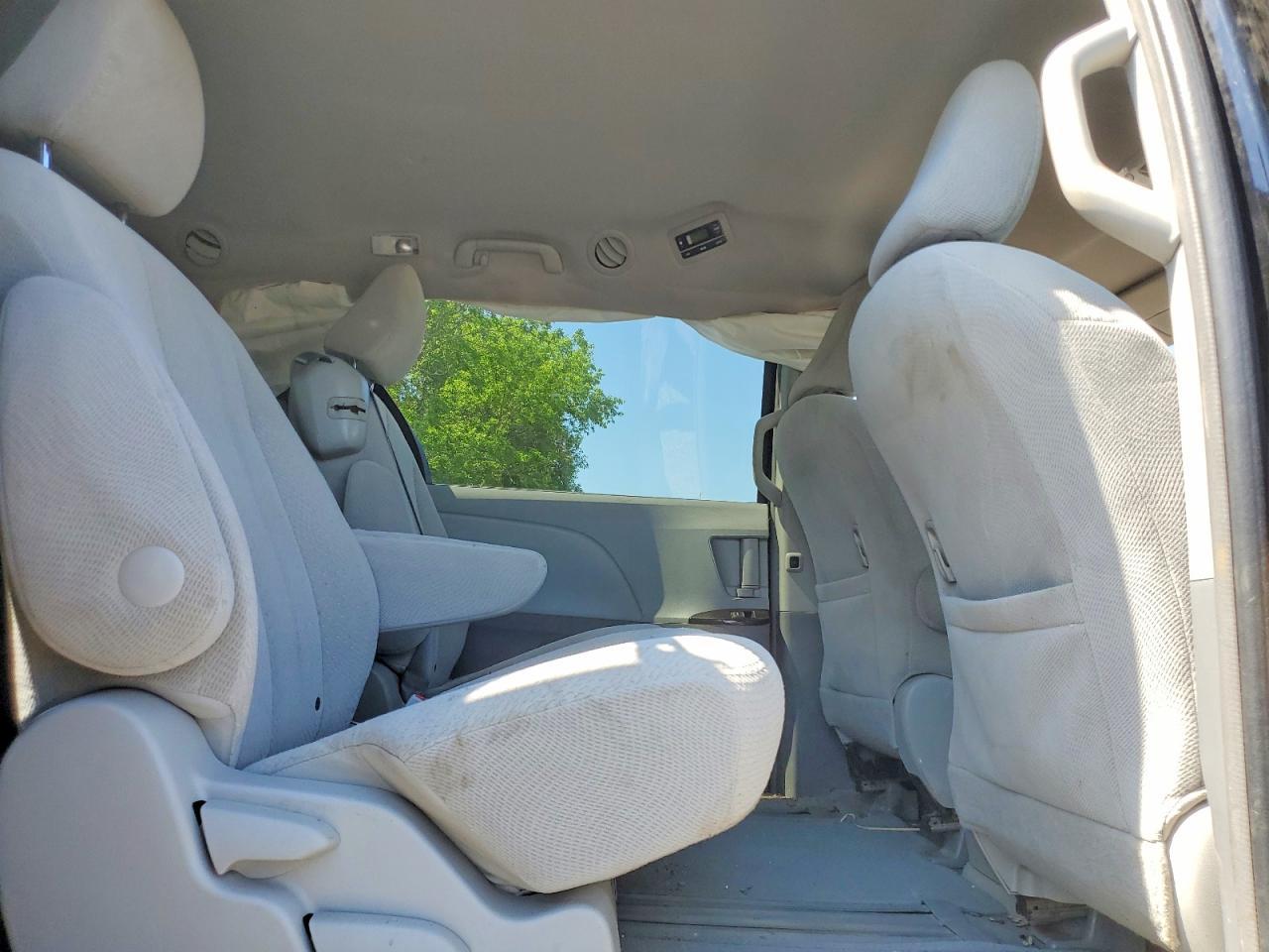 2013 TOYOTA SIENNA