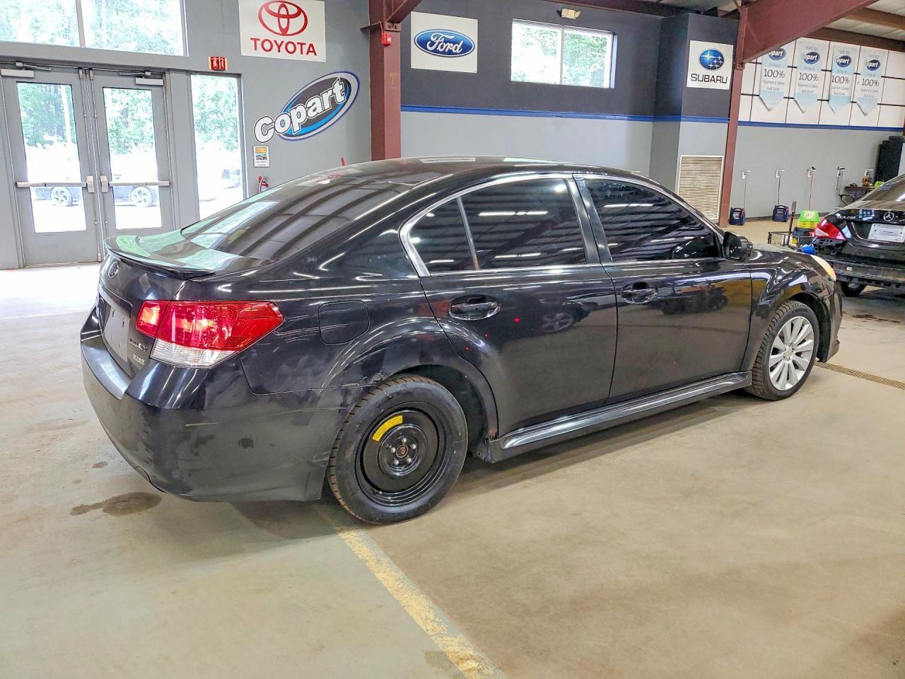 2010 SUBARU Legacy