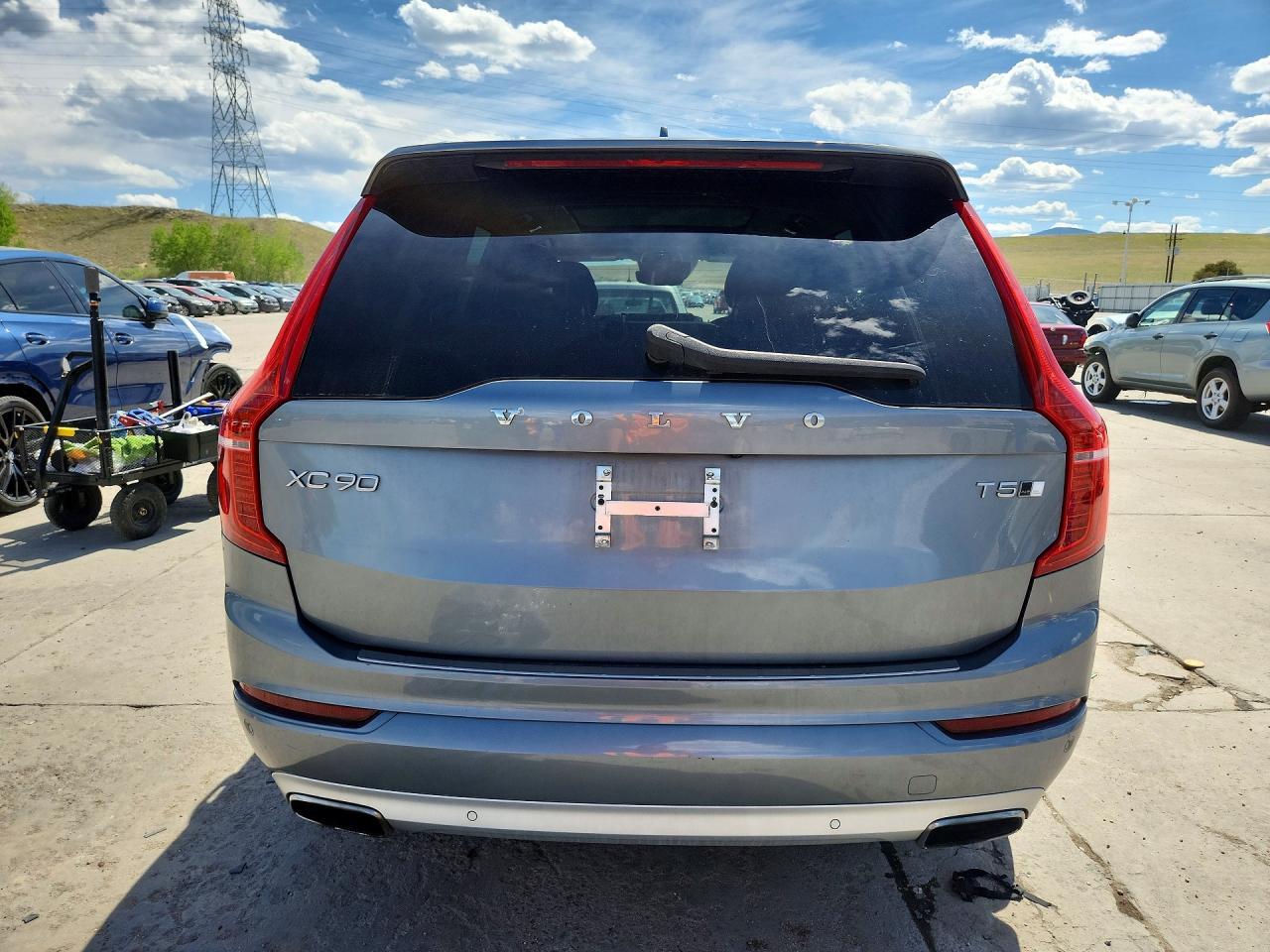2020 VOLVO XC90