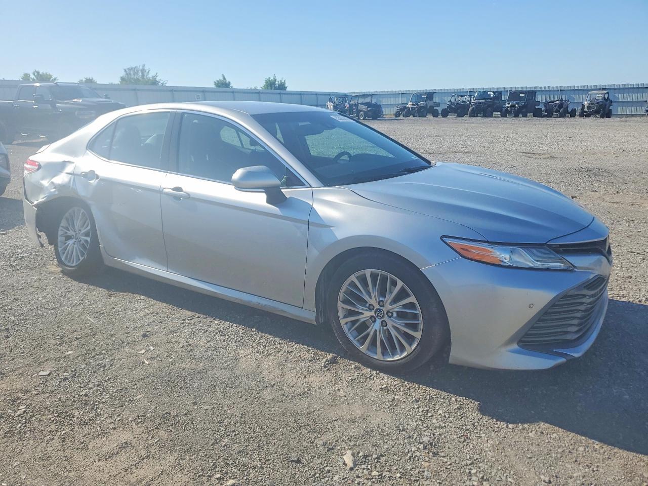 2018 TOYOTA CAMRY