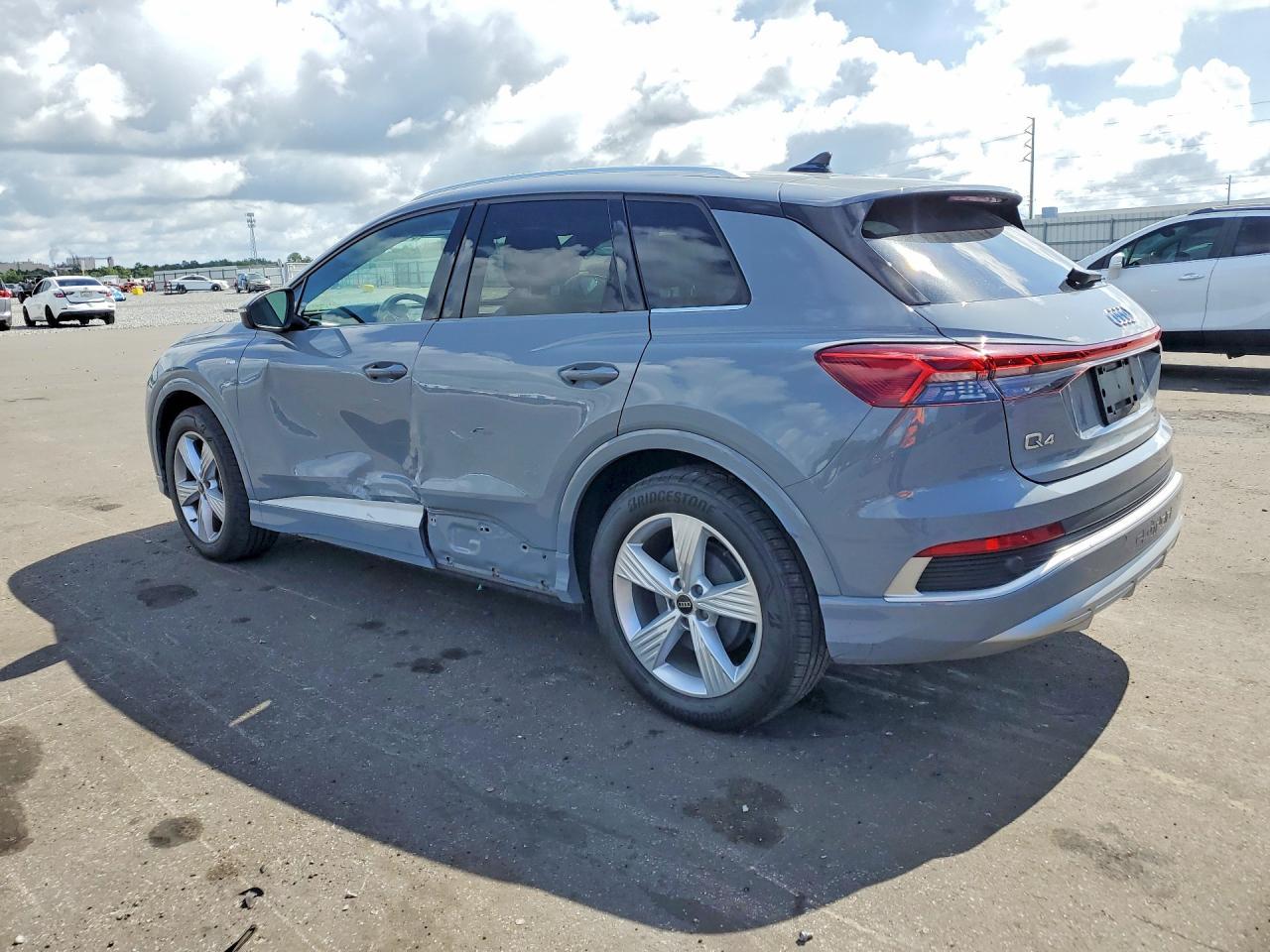 2024 AUDI Q4 e-tron
