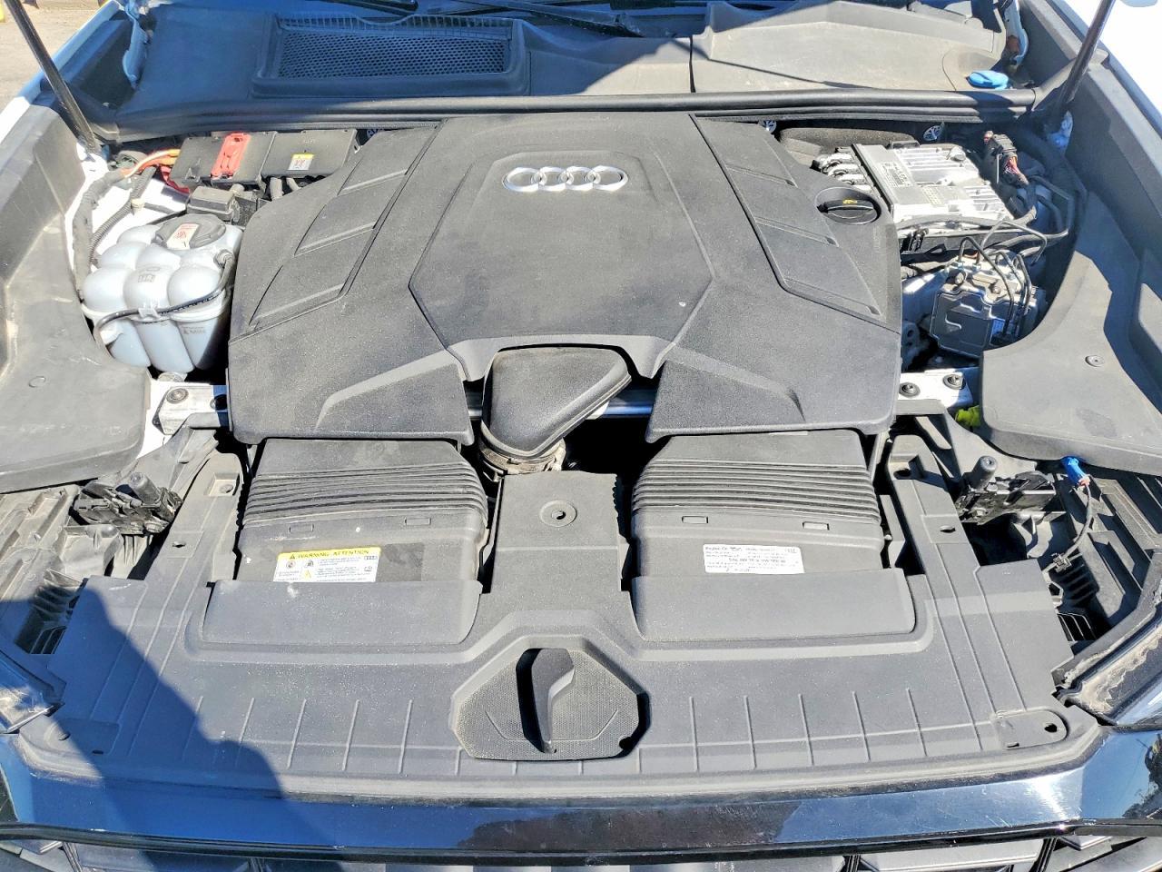 2023 AUDI Q8