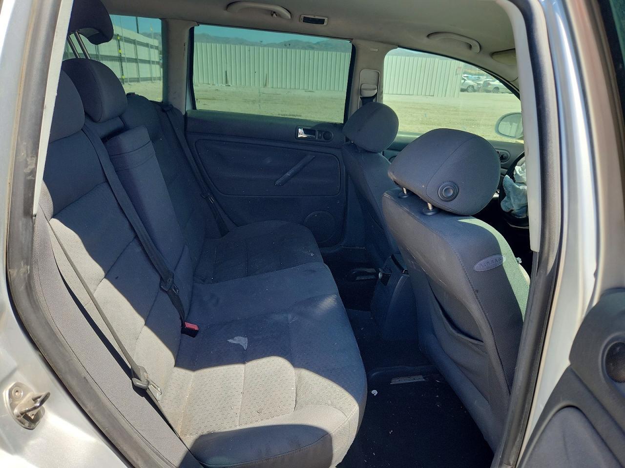 2004 VOLKSWAGEN Passat