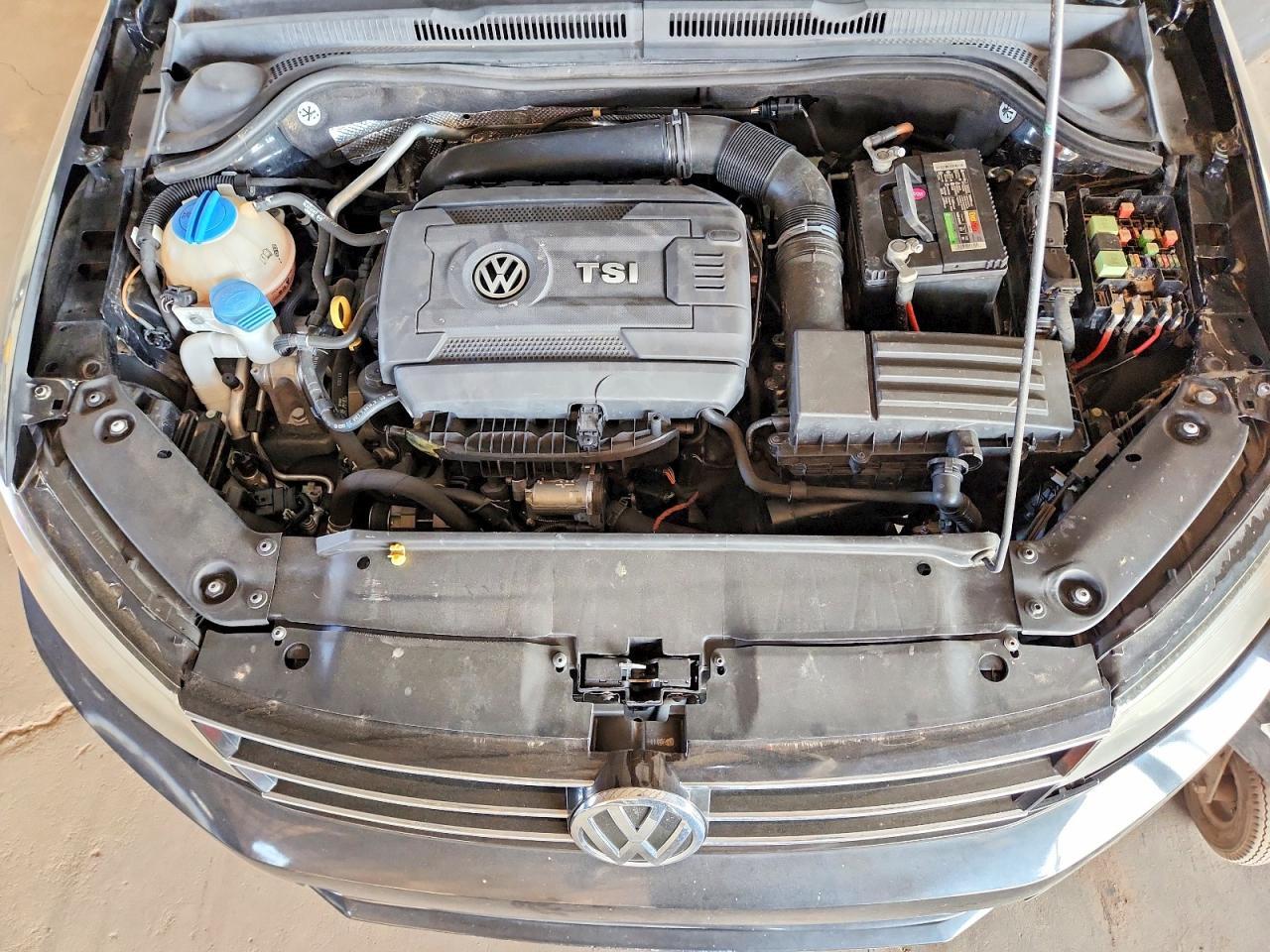 2015 VOLKSWAGEN JETTA