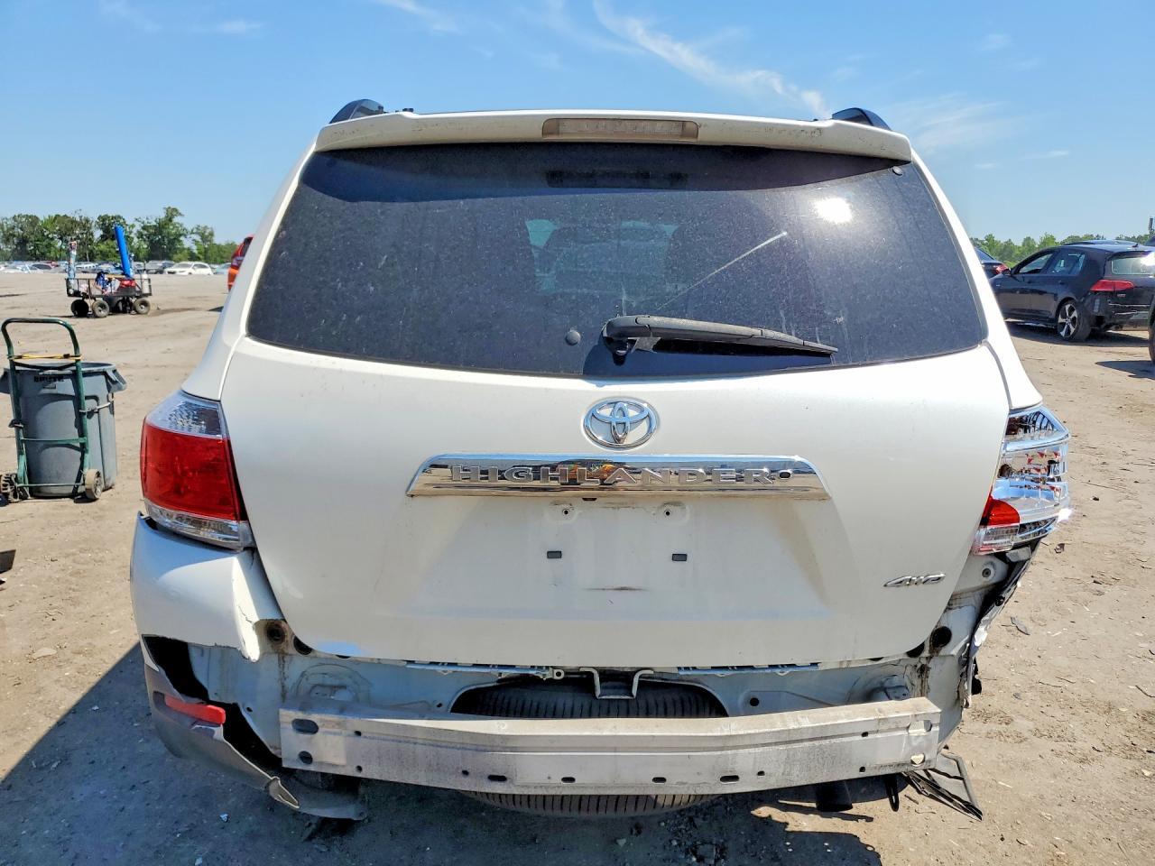 2013 TOYOTA HIGHLANDER