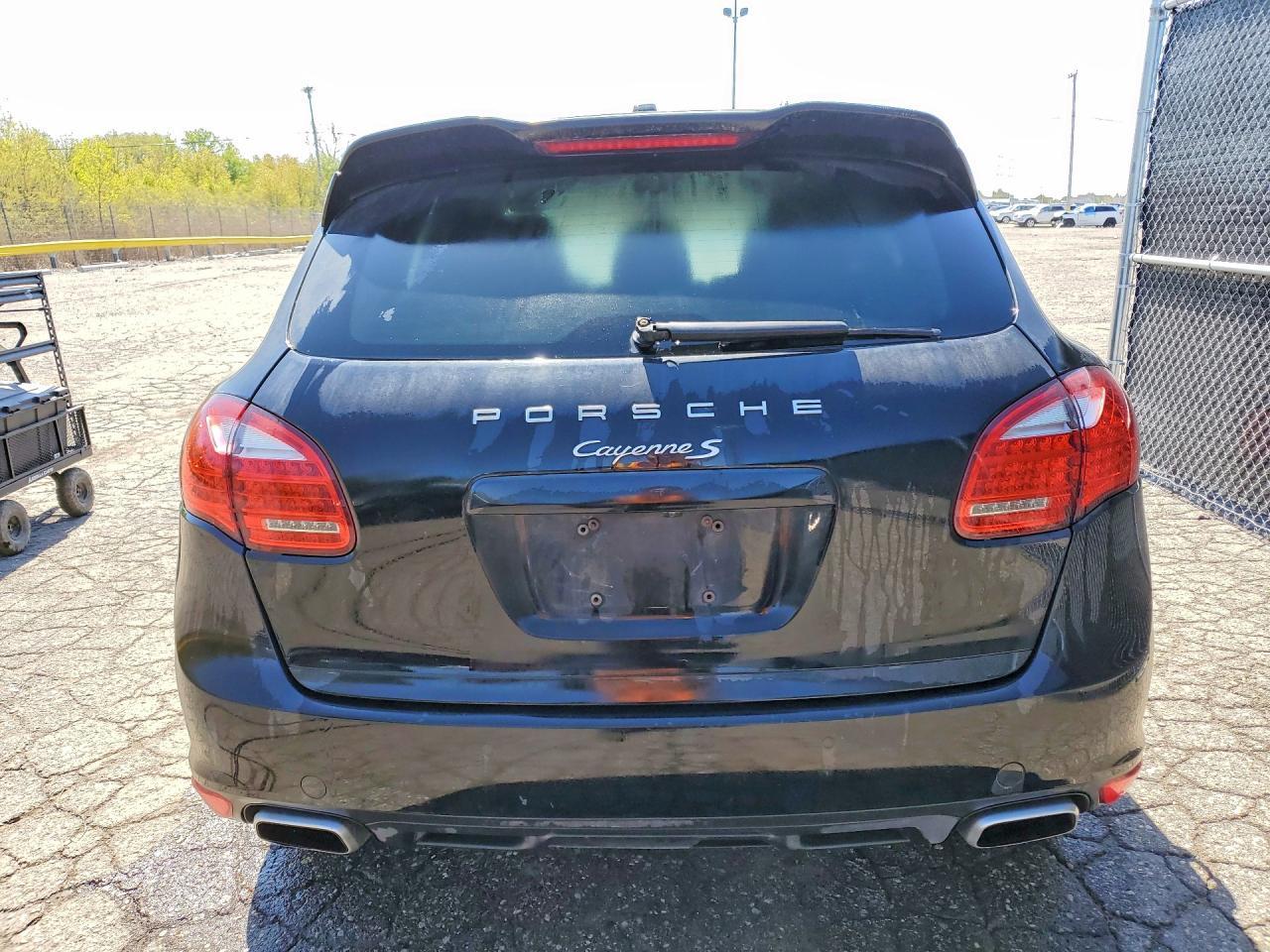 2014 PORSCHE CAYENNE