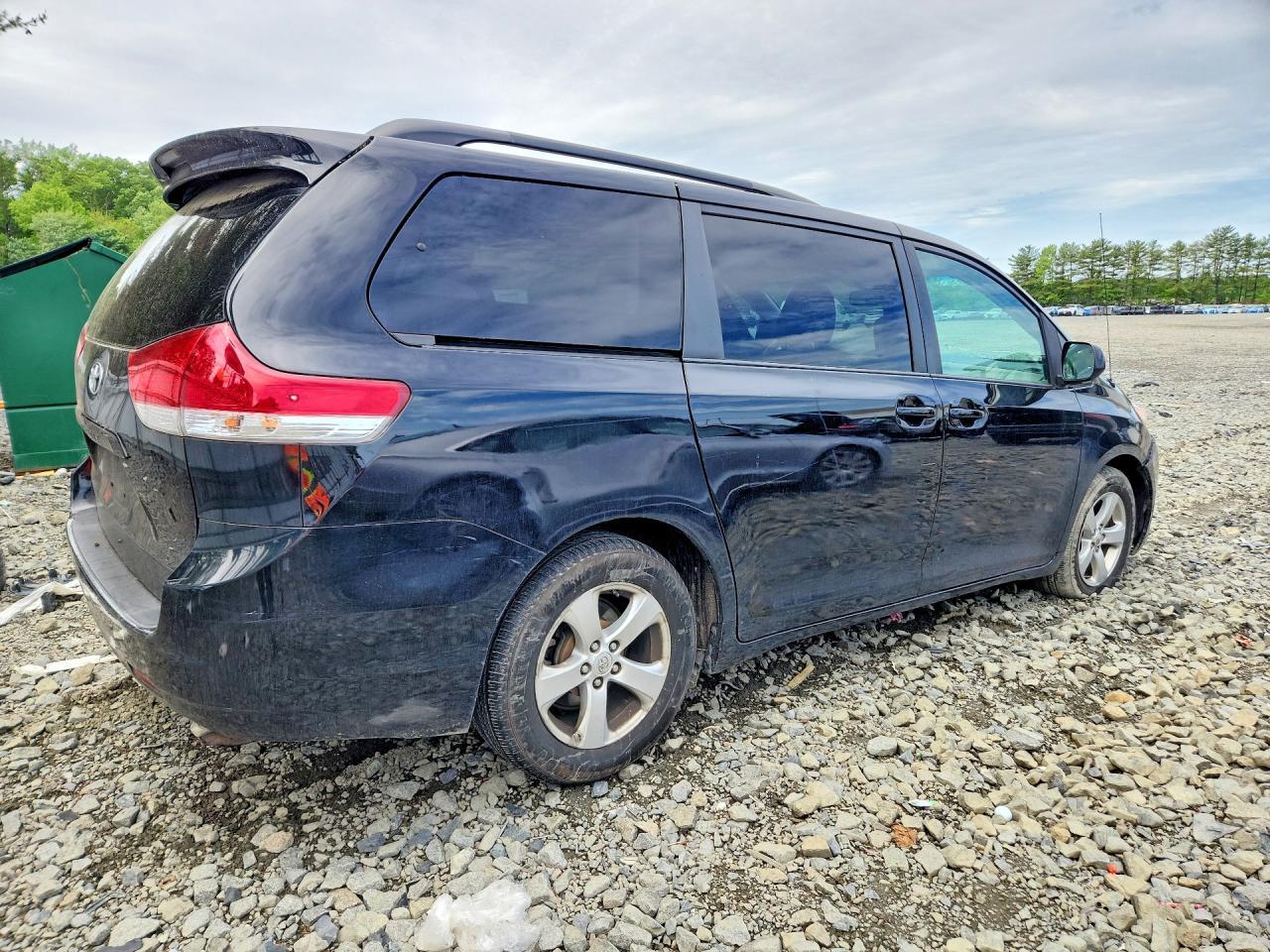 2014 TOYOTA SIENNA