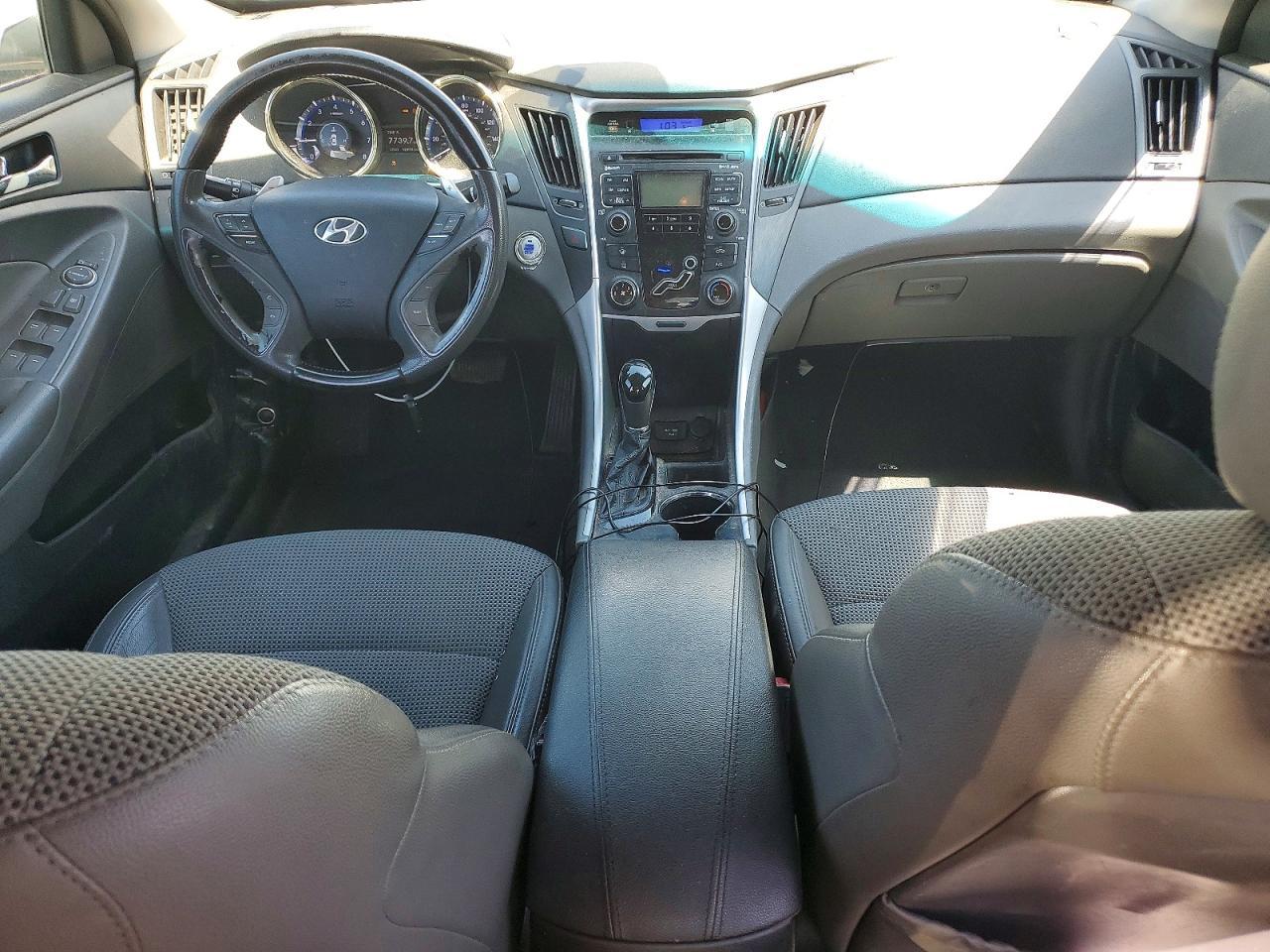2011 HYUNDAI SONATA
