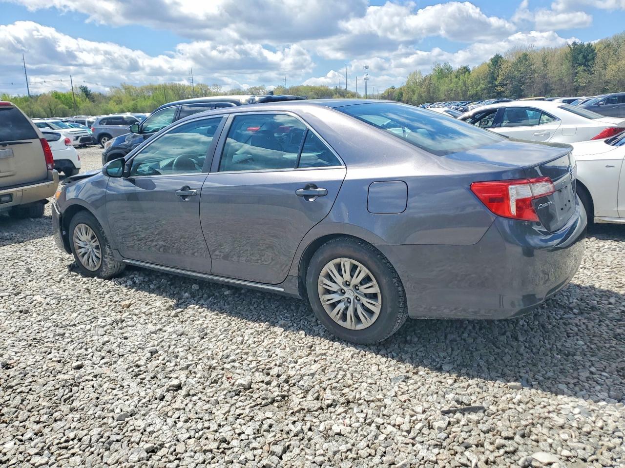 2014 TOYOTA CAMRY