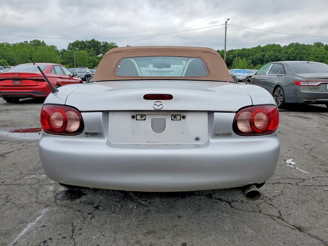 2002 MAZDA MX-5 Miata