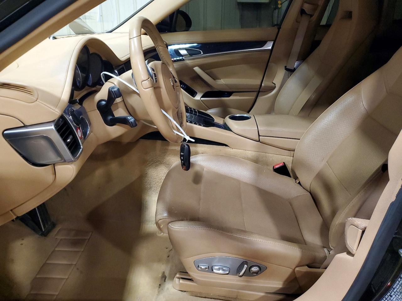 2012 PORSCHE Panamera