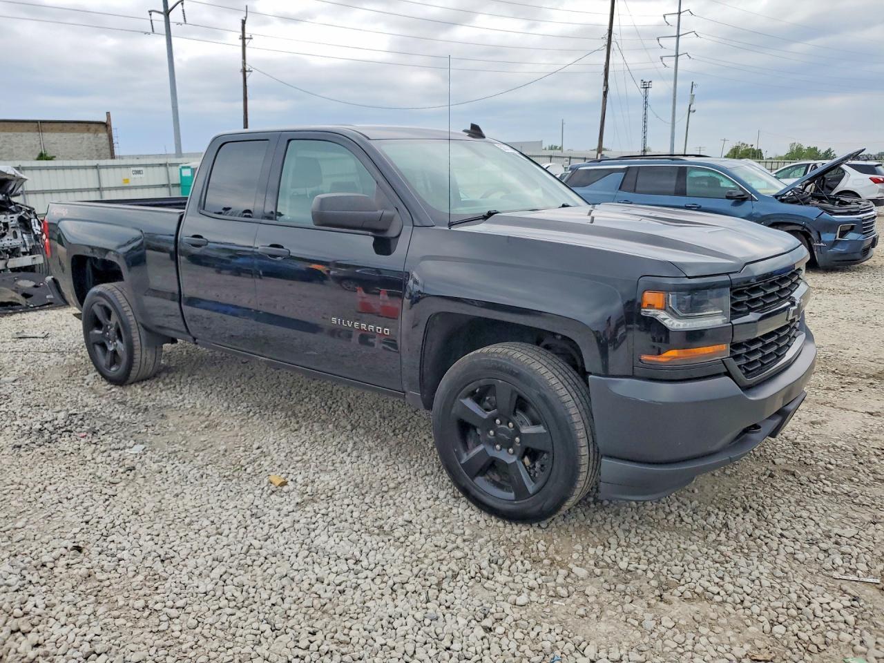 2017 CHEVROLET Silverado