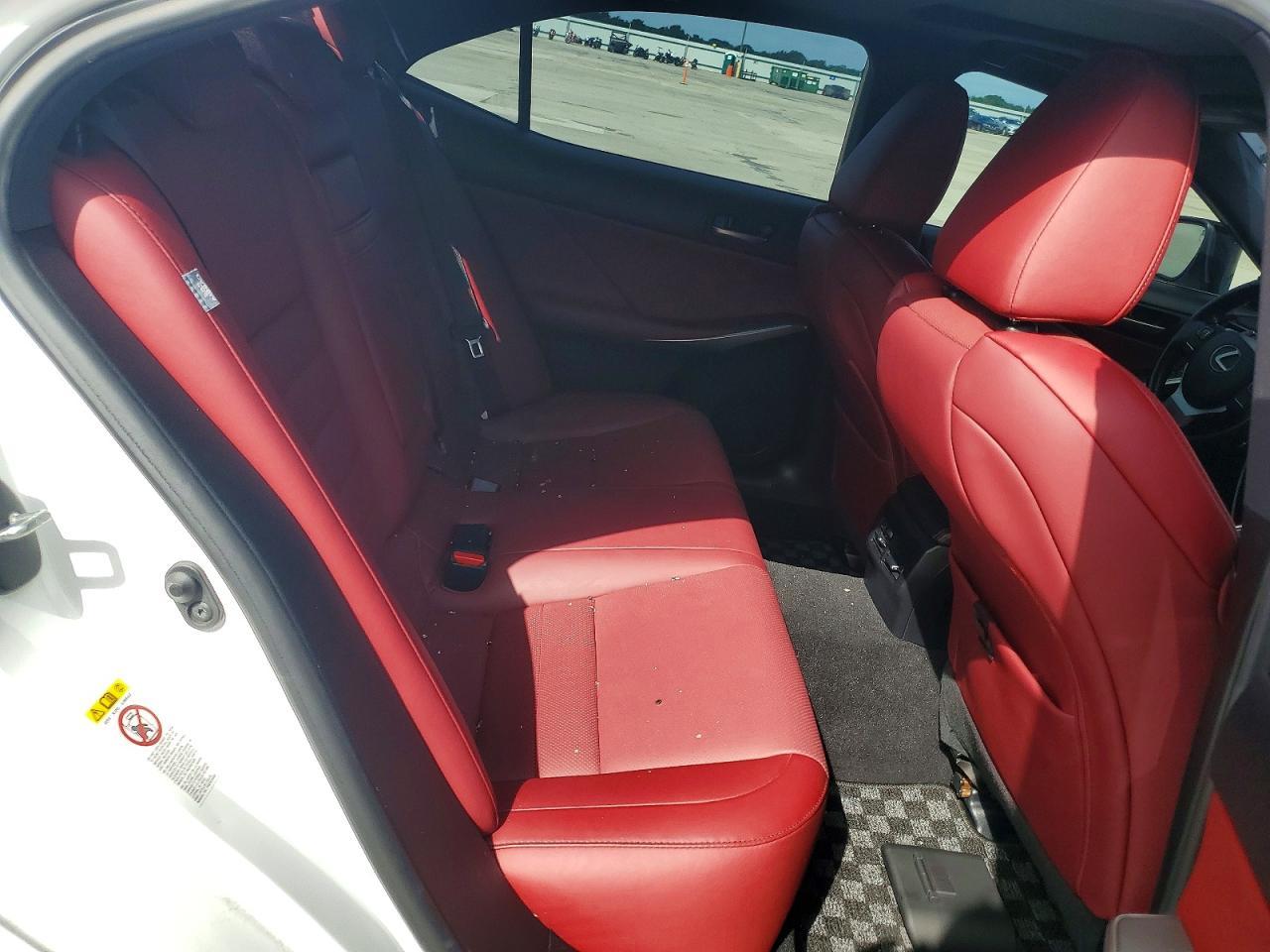 2017 LEXUS IS 200t