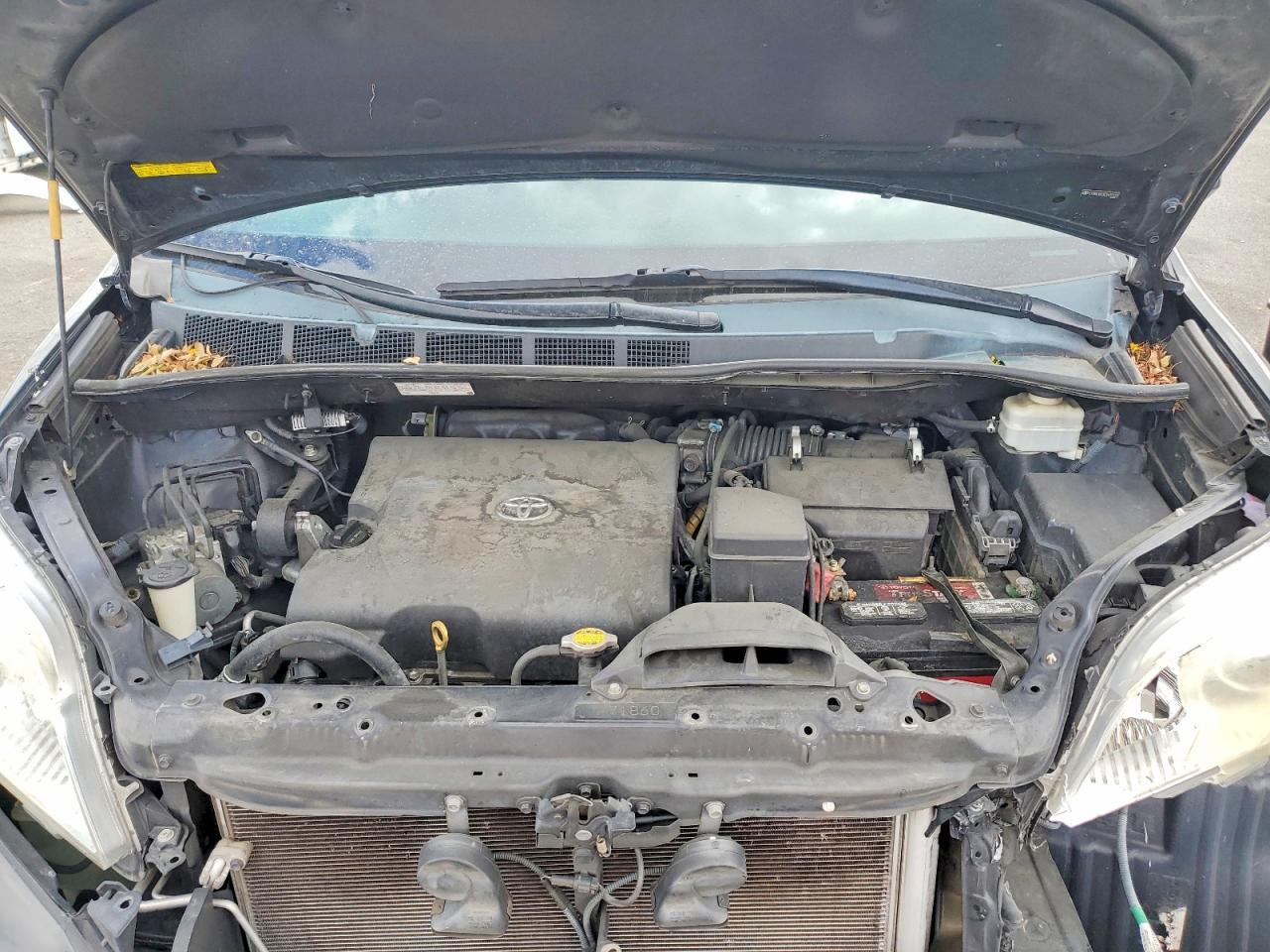 2014 TOYOTA SIENNA