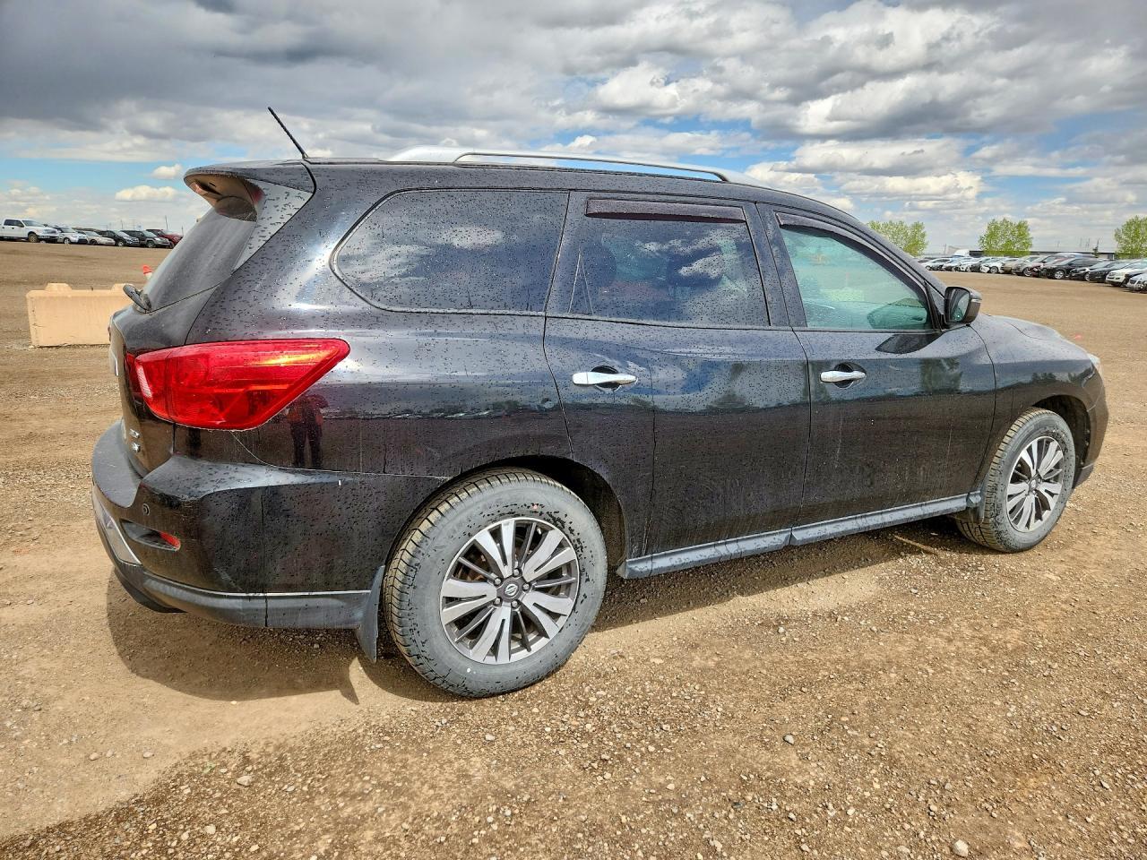 2017 NISSAN PATHFINDER