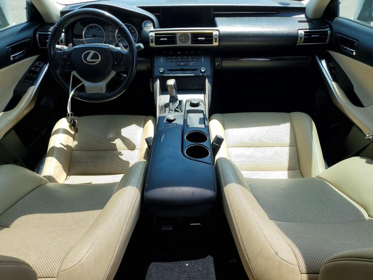 2016 LEXUS IS 200t